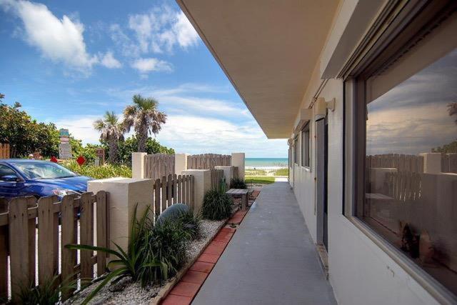 Quiet Vista Del Mar 2 Bedroom Condo Beachfront Property Cocoa Beach Exterior foto